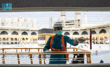 تكثيف عمليات التعقيم بالمسجد الحرام مع بدء استقبال المعتمرين