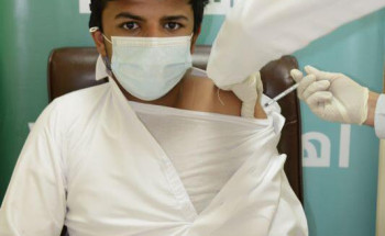 مركز لقاحات ⁧‫كورونا‬⁩ كوفيد 19 يواصل استقبال طلاب وطالبات ⁧‫تعليم العلا