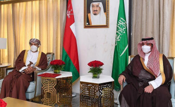الأمير عبد العزيز بن سعود بن نايف يلتقي وزير الداخلية العُماني
