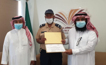 تكريم موظف أمن صناعي حرص على تطبيق الاحترازات الوقائية بوادي الدواسر