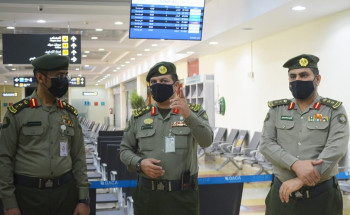 مدير جوازات القصيم يتفقد إدارة متابعة الوافدين وجوازات مطار الأمير نايف