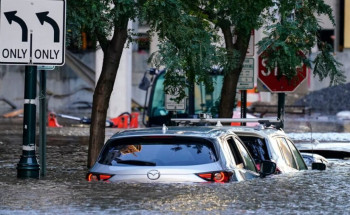 إعصار آيدا تسبب زوابع وفيضانات وحالات طوارئ في نيويورك