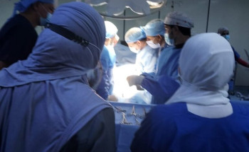 تعذر نقلها.. فريق طبي يقطع 200 كم من الطائف لتربة منقذًا حاملًا ومولودها