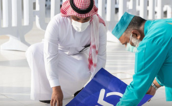 البدء بالمرحلة الأولى من وضع مسارات لذوي الإعاقة الحركية في بعض مداخل الحرم