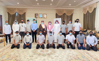 المسعود يُسلم جائزة الفائزين بمسابقة محافظ المؤسسة العامة للتدريب التقني بوادي الدواسر  