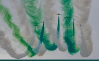 فريق الصقور السعودية يقدم عرضاً جوياً خلال مشاركته في معرض أثينا الدولي للطيران