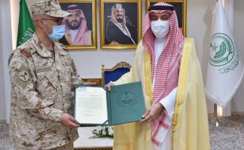 أمير نجران يستقبل قائد لواء الملك عبدالعزيز الآلي بالحرس الوطني بالمنطقة بمناسبة انتهاء فترة عمله