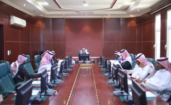 الويمني يناقش مقترحات تحويل أسواق الخضار والفواكه بأبها لأسواق نموذجية ويلتقي جمعية “تهلل” الزراعية