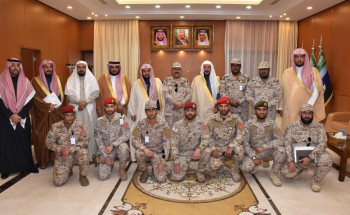 وزير الشؤون الإسلامية يلتقي بقائد المنطقة الجنوبية اللواء العمري ويلقي كلمة لكافة قوات التحالف العربي عبر الاتصال اللاسلكي والمرئي