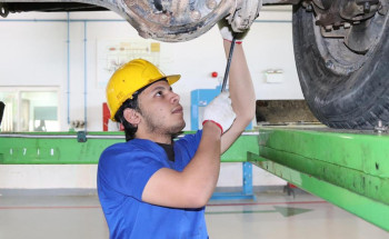 ترقية بعض تخصّصات المعاهد الصناعية الثانوية بتيماء وضباء إلى مستوى دبلومات الكلية التقنية