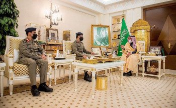 أمير القصيم يستقبل مديري الدفاع المدني بالمنطقة السابق والحالي