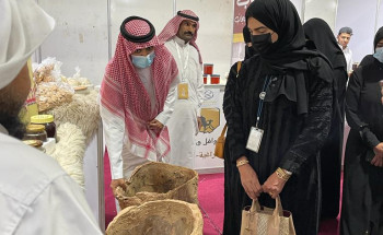 مساعد مدير عام فرع وزارة الموارد البشرية والتنمية الإجتماعية لقطاع التنمية بالمدينة المنورة تقوم بزيارة (مهرجان قوافل ورقان)