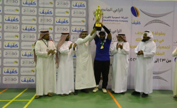 فريق كفيف يتوج بكأس بطولة كرة الهدف