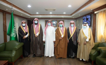 محافظ المزاحمية يطلق حملتي “إن الله لا يصلح عمل المفسدين واعتزاز” والشبانات يلتقي أعضاء هيئة الأمر بالمعروف