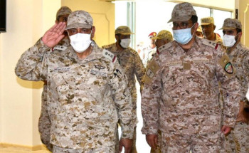 قائد القوات البرية الملكية السعودية يقوم بجولة تفقدية للمنطقة الجنوبية