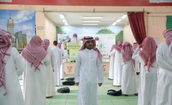 مدارس وادي الدواسر تبدأ فصلها الجديد بالاصطفاف الصباحي