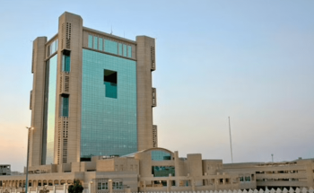 ضبط موقع عشوائي لتعبئة وتخزين مواد التنظيف المقلدة بجدة