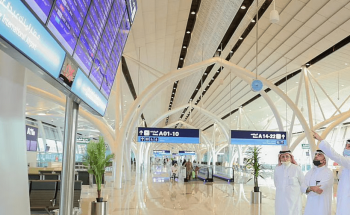 وزير النقل يتفقّد حركة السفر ومرافق مطار الملك عبدالعزيز الدولي بجدة