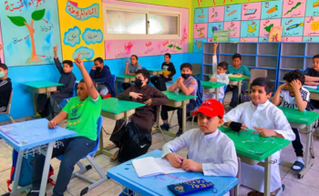 جدية وانضباط.. شاهد المدارس تستقبل طلابها صائمين بعد غياب 15 عاماً