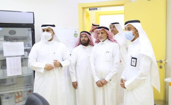 وزير الصحة يزور مجمع عيادات “عناية الطبي”