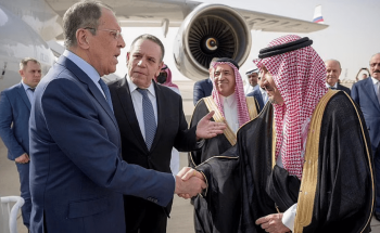 وزير الخارجية الروسي يصل المملكة في زيارة رسمية