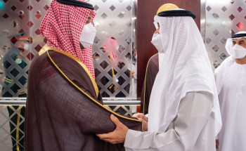 بناءً على توجيه خادم الحرمين الشريفين .. سمو ولي العهد يقدم واجب العزاء والمواساة في وفاة الشيخ خليفة بن زايد ـ رحمه الله ـ