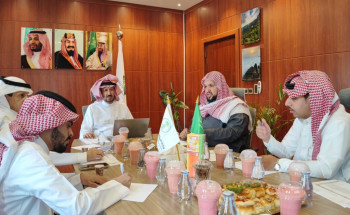 الويمني يوجه بتكثيف مراقبة أسواق النفع ويستقبل وفد تقنية المعلومات من الوزارة