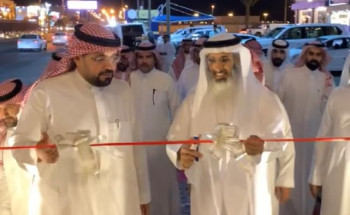 محافظ بيشة يفتتح جسر المشاة على طريق أبها