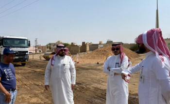 ال جلبان يقف على مشروع سفلتة مشروع حي روشن ال مهدي