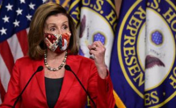 طائرة رئيسة مجلس النواب الأمريكى تهبط فى مطار تايبيه بتايوان