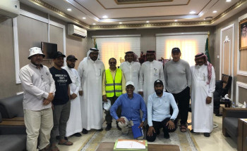 وفد من المركز الوطني للغطاء النباتي يزور جزر فرسان