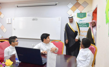 أمير منطقة ⁧‫المدينة المنورة‬⁩ ⁧‬⁩يقوم بزيارة تفقدية لمدرسة عمرو بن الجموح الابتدائية