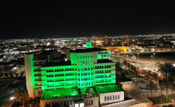 الإمارات.. مباني المناطق تكتسي اللون الأخضر ابتهاجًا باليوم الوطني الـ”92″