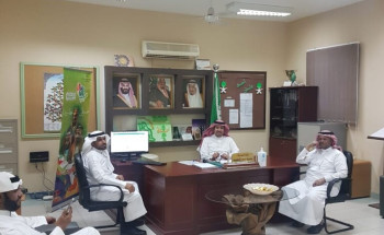 السهلي في زيارة تفقدية لمتوسطة عبدالله بن عثمان لتعليم الكبار