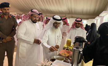 محافظ بيشة يشهد فعاليات مهرجان الصفري