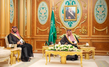 وزير الدفاع ووزير التعليم يؤديان القسم عقب صدور الأمر الملكي بتعيينهما في منصبيهما الجديدين