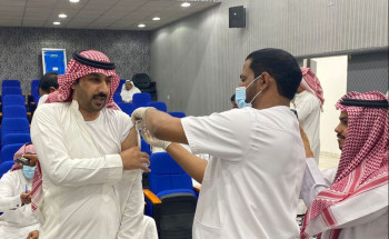 مدير ومنسوبي المكتب وزارة البيئة والمياه والزراعة بحفرالباطن يتلقون لقاح الإنفلونزا الموسمية