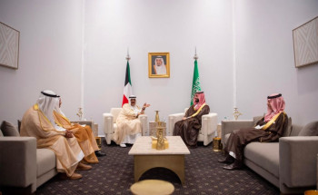 ولي العهد يلتقي ولي عهد دولة الكويت