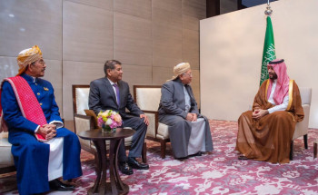 ولي العهد يستقبل في مقر إقامته بالعاصمة التايلندية بانكوك أعضاء المجلس المركزي الإسلامي في تايلند