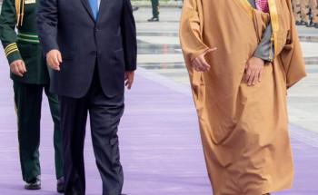 الرئيس الصيني يصل إلى قصر اليمامة وولي العهد في مقدمة مستقبليه