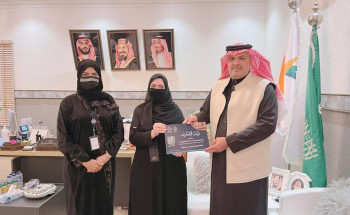 سعادة مدير فرع وزارة الموارد البشرية بمنطقة المدينة المنورة يستلم تقرير انجازات فريق فرسان الصفة التطوعي