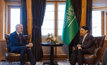 وزير الخارجية يستعرض مع الأمين العام لـ”الإنتربول” الموضوعات ذات الاهتمام المشترك