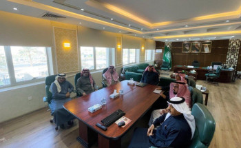 محافظ بيشة يزور إدارة التعليم