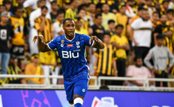 في قمة “كلاسيكو السعودية”.. الهلال “ينتفض” ويسقط الاتحاد في ليلة شتاء ماطرة