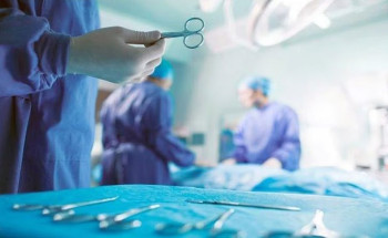 إنهاء معاناة طفل مع الإمساك الشديد بجراحة استئصالية للقولون في بريدة