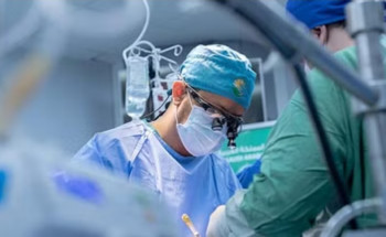 احتضن الكلى.. “جراحة الـ4 ساعات” تنقذ مريضًا بالهفوف من “ورم الـ7 كجم”