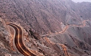 بعد إغلاقه بسبب الطقس.. إعادة فتح طريق الهدا في كلا الاتجاهين