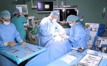 مستشفى الدكتور سليمان الحبيب بالخبر يستأصل ورماً وزنه 4,5 من كلية “ستيني”