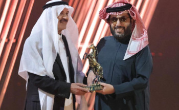 رئيس هيئة الترفيه يكرم “المالك” بالشخصية الاستثنائية في ليلة تدشين “فيا رياض”