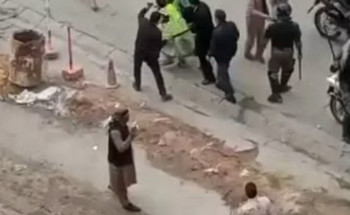 “حصار مسجد واعتقال حارسه وتسميم فتيات”.. انتقام بطريقة الأمن الإيراني!